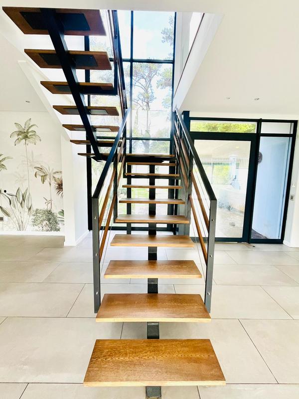 4 Bedroom Property for Sale in Constantia Western Cape